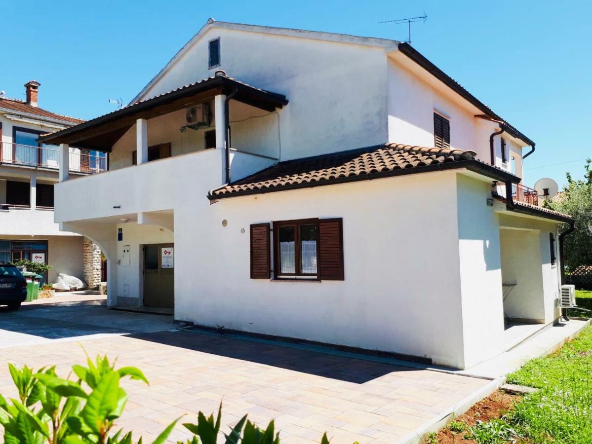Villa Aleksandar 波雷奇 外观 照片